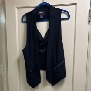 DKNY Open Back Collared Vest w/Zip Pocket Details L Black